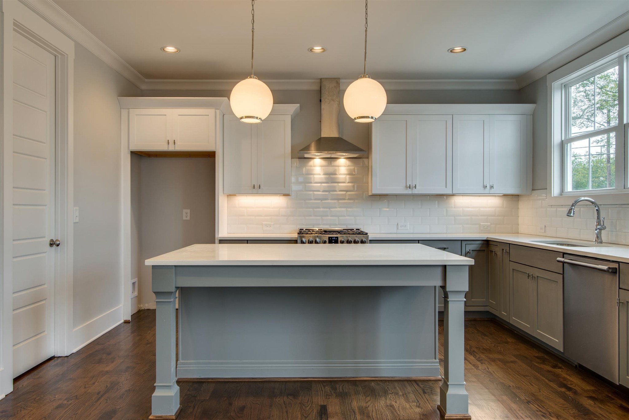 1711 10th Avenue, S Nashville TN 37203