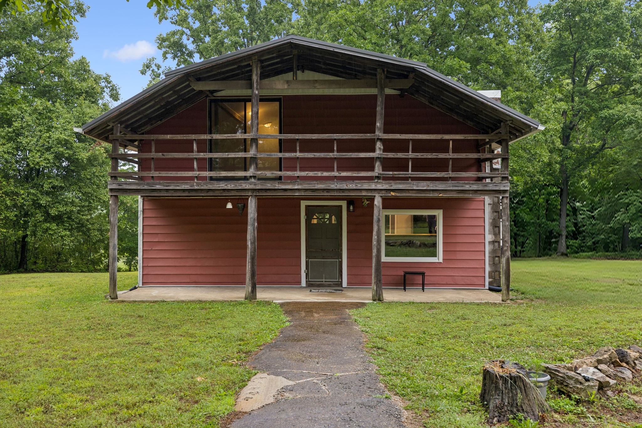 121 Hannah Road Summertown TN 38483