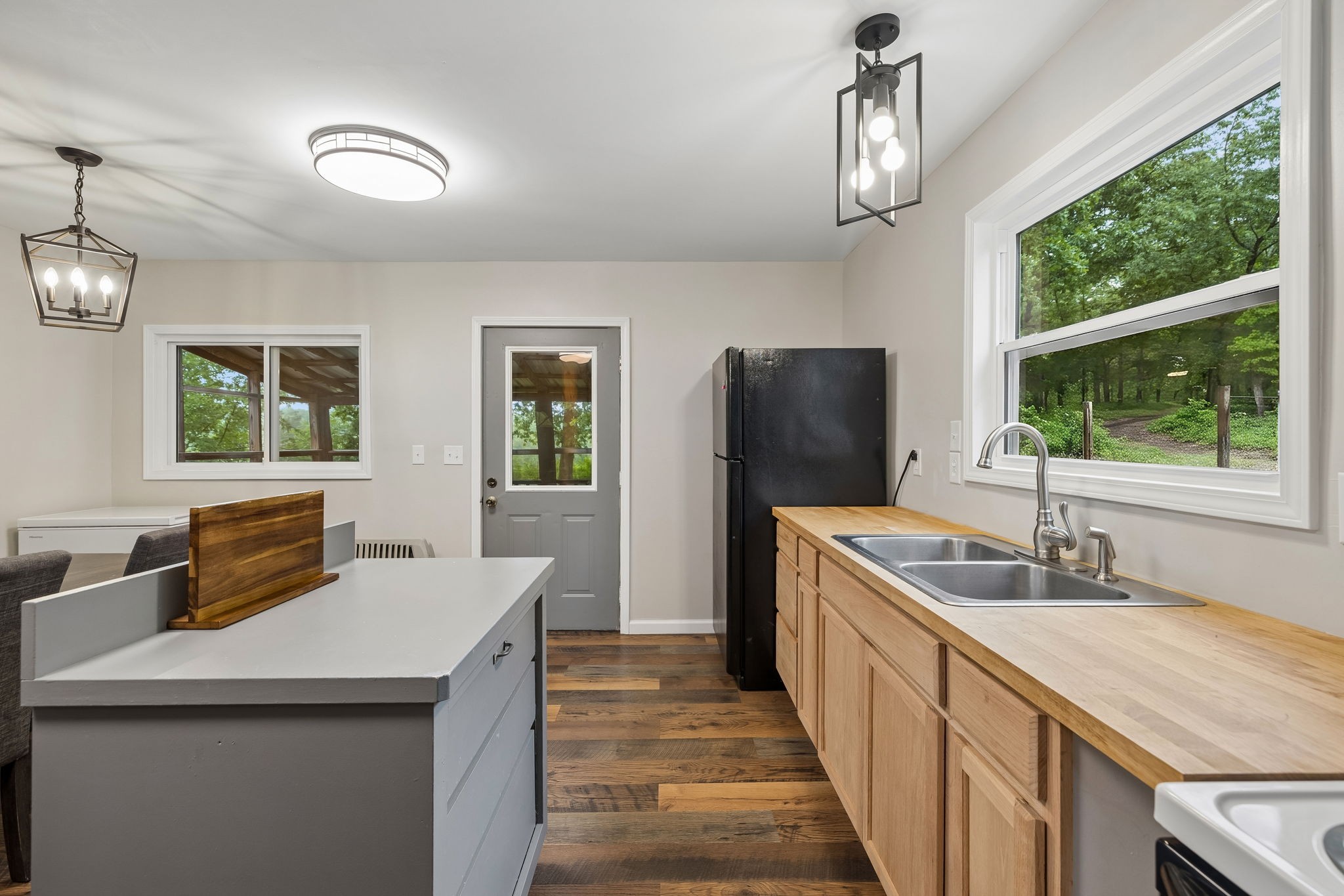 121 Hannah Road Summertown TN 38483