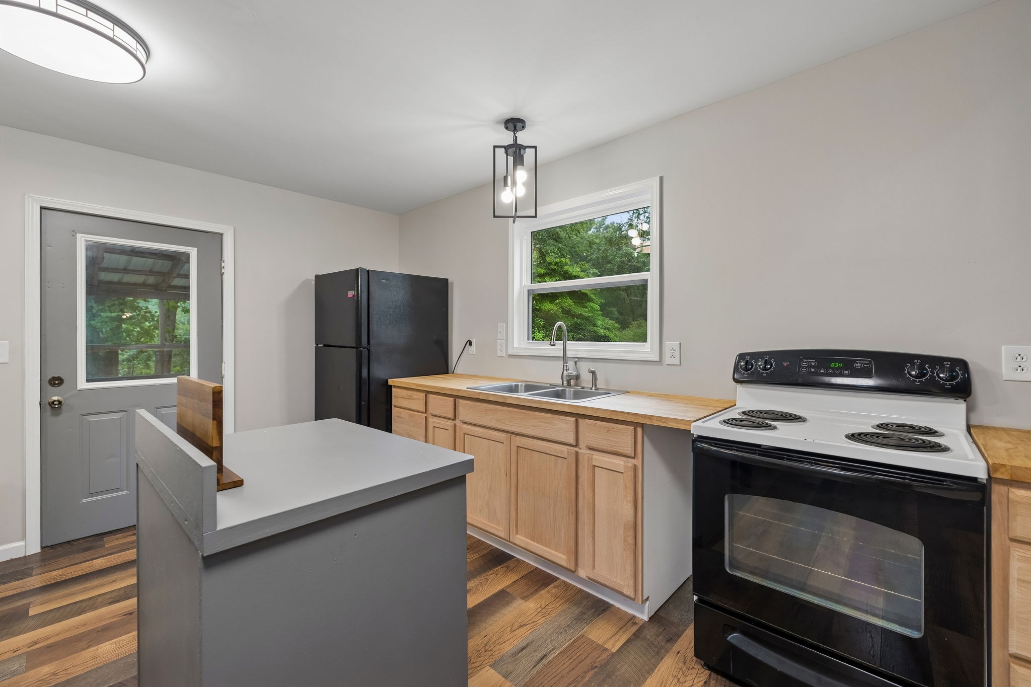 121 Hannah Road Summertown TN 38483