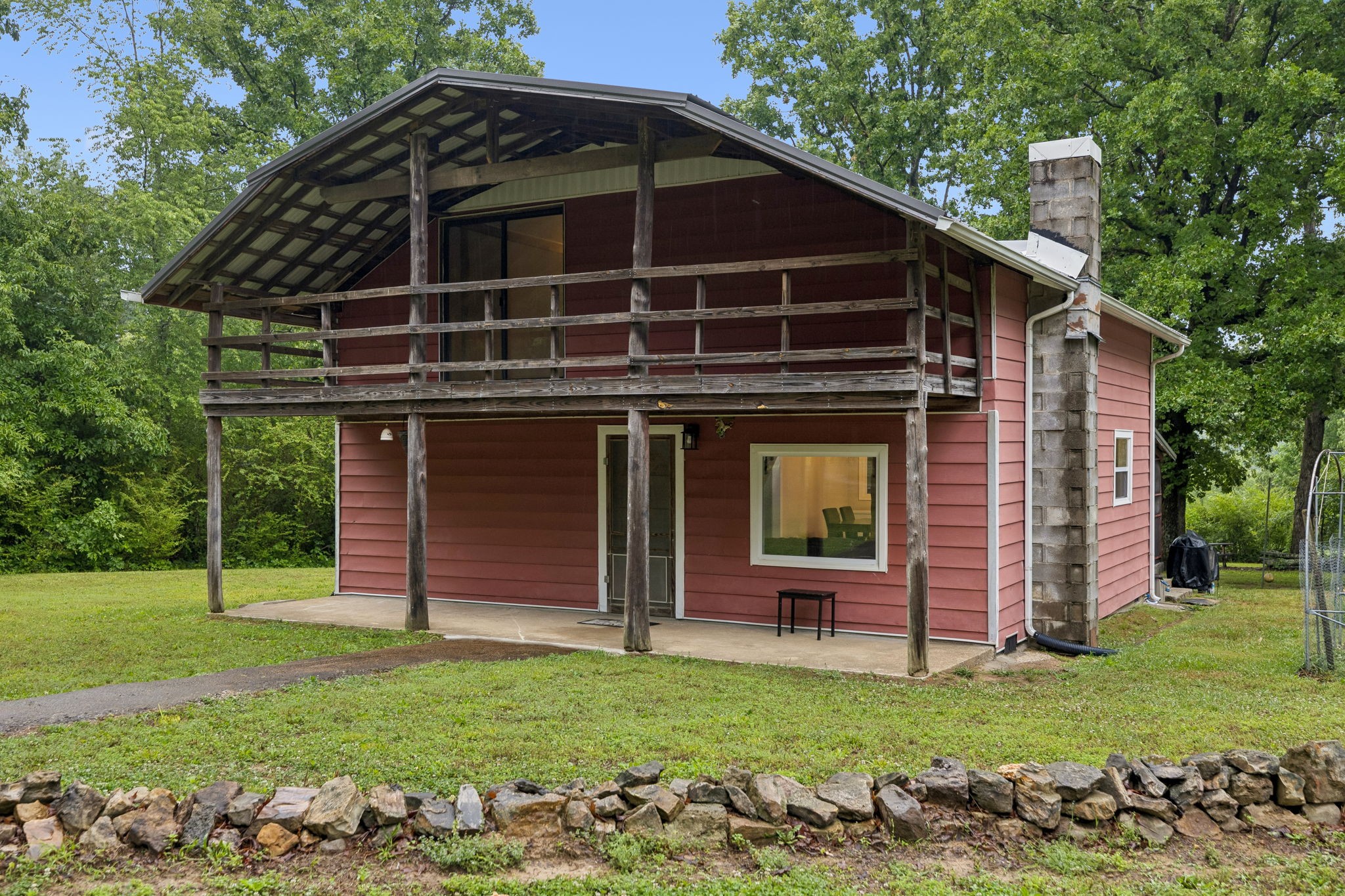 121 Hannah Road Summertown TN 38483