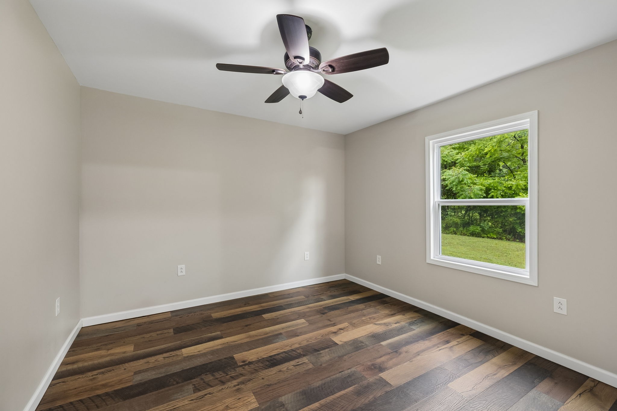 121 Hannah Road Summertown TN 38483