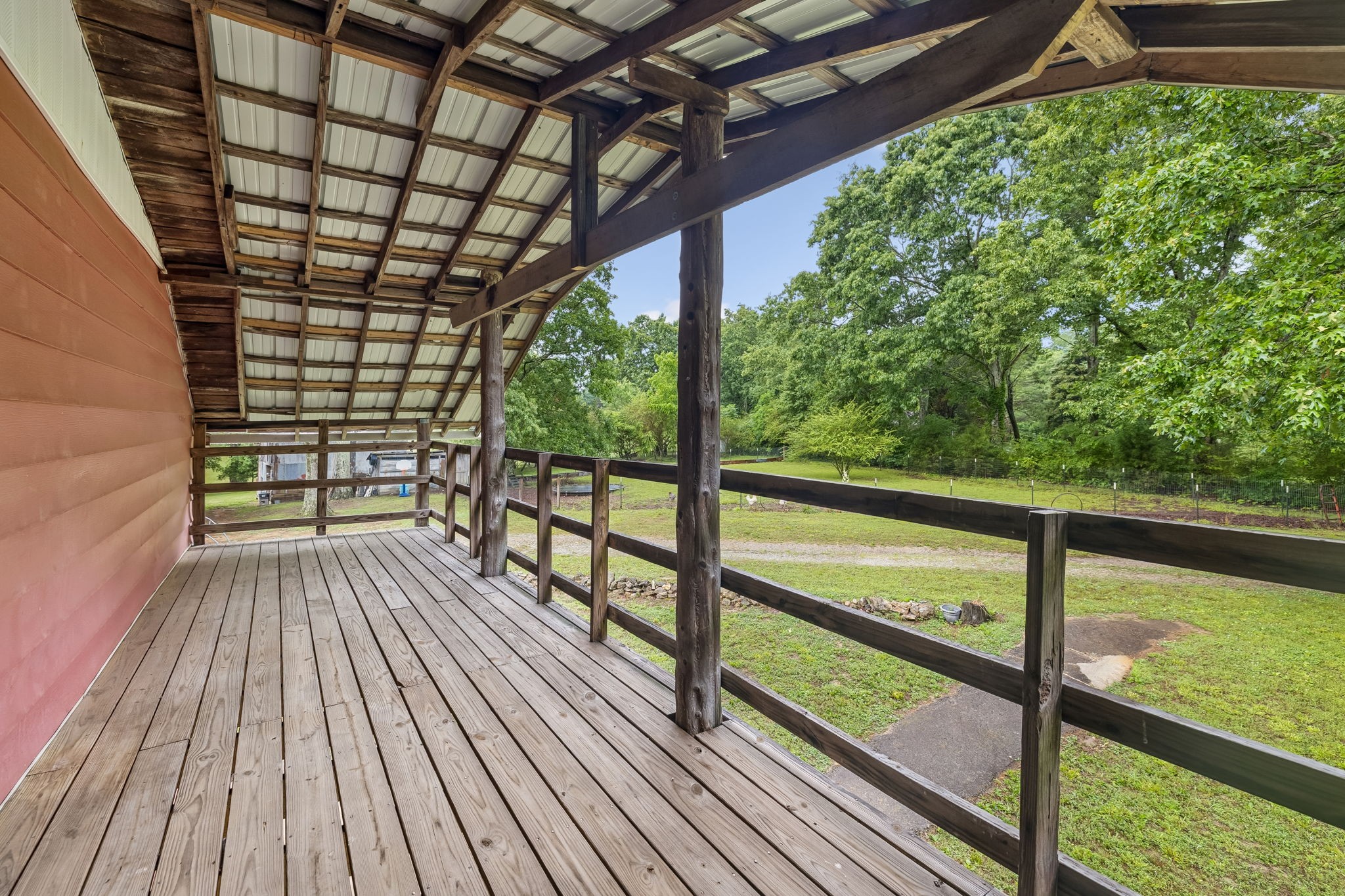 121 Hannah Road Summertown TN 38483