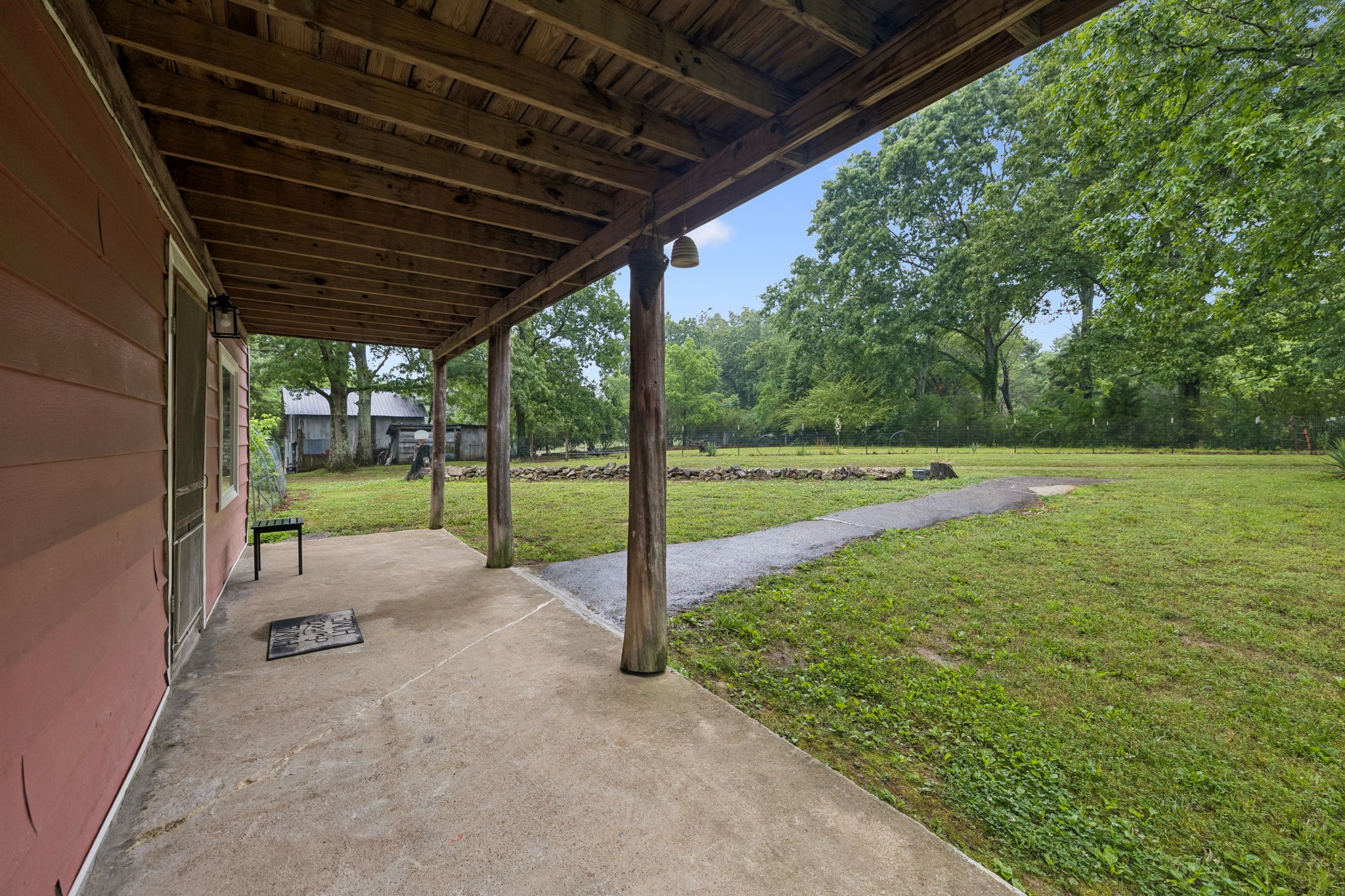 121 Hannah Road Summertown TN 38483