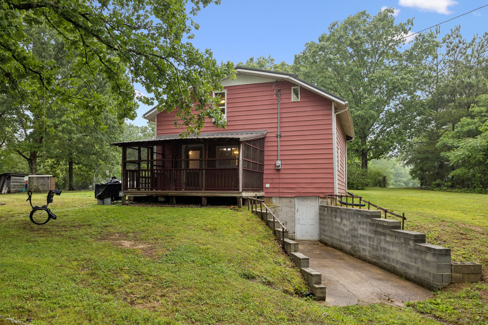 121 Hannah Road Summertown TN 38483