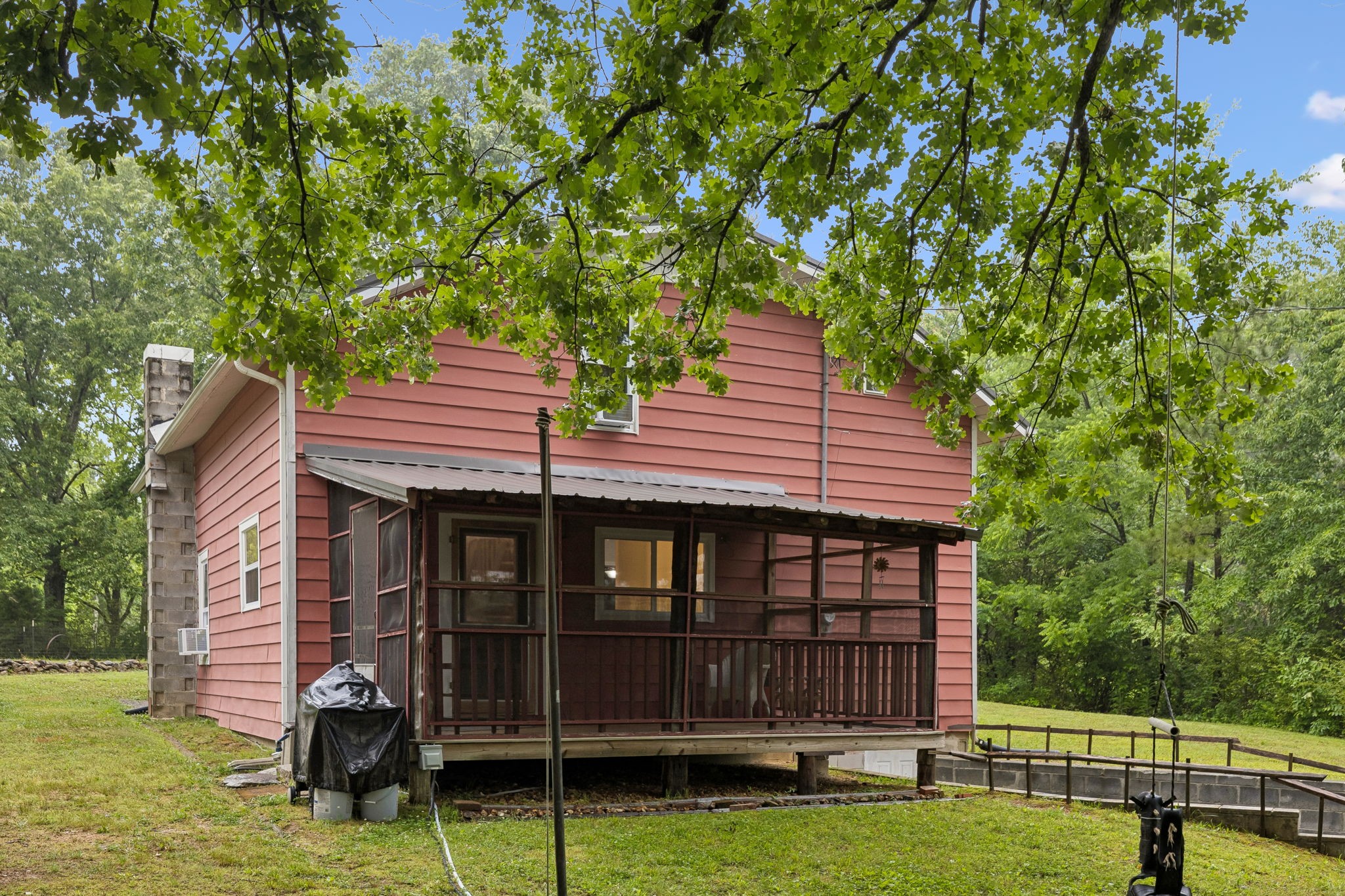 121 Hannah Road Summertown TN 38483