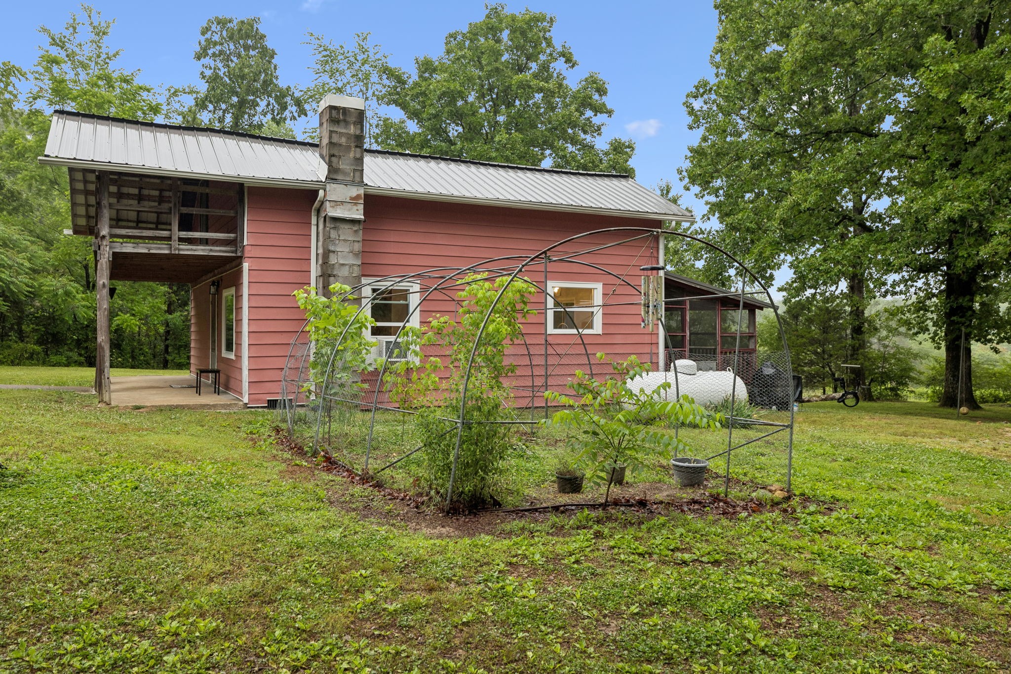 121 Hannah Road Summertown TN 38483