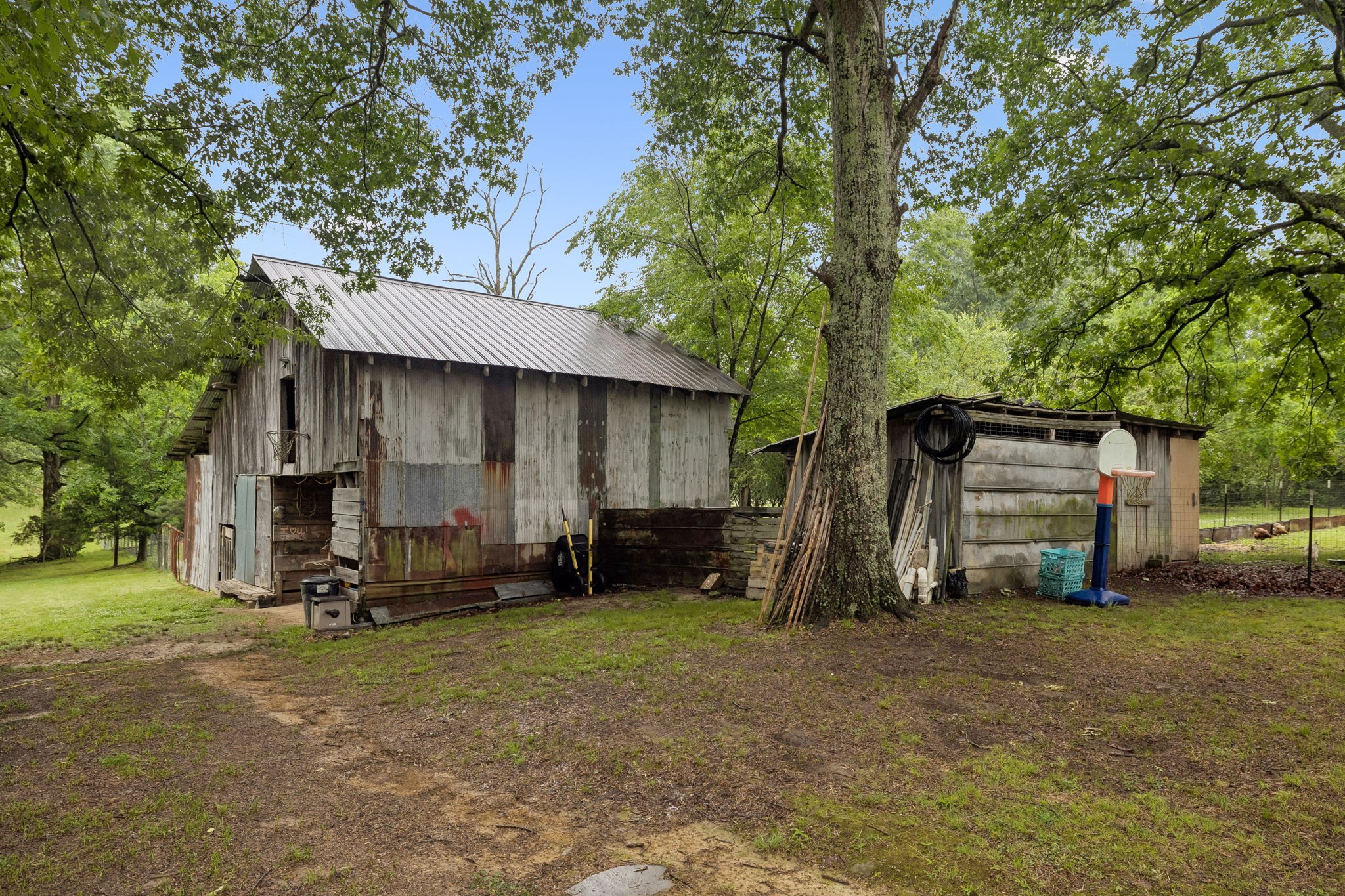 121 Hannah Road Summertown TN 38483