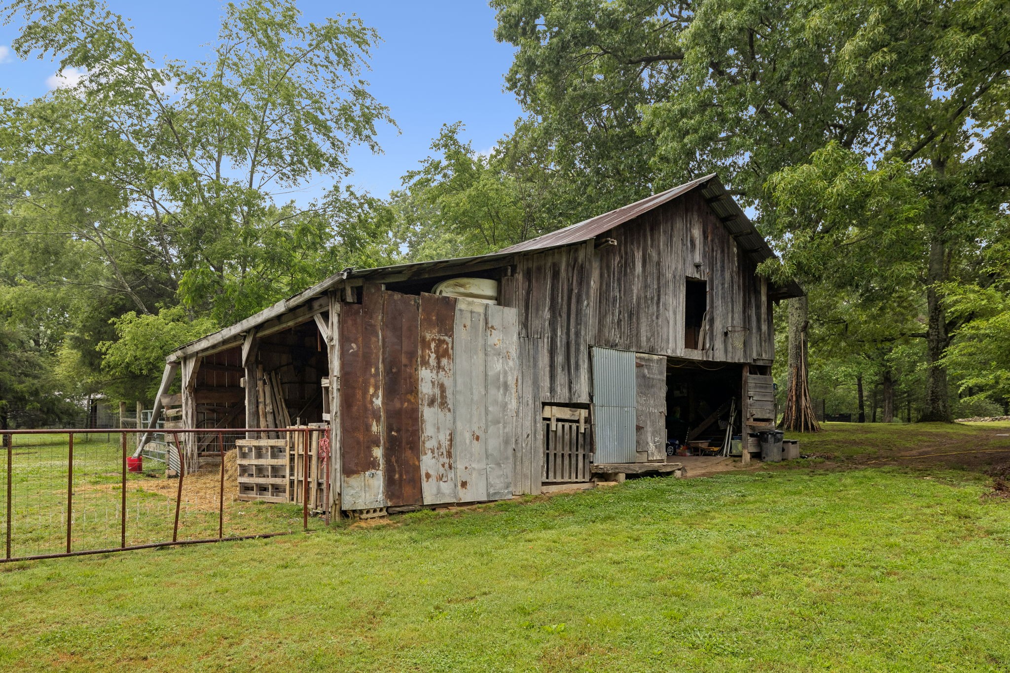 121 Hannah Road Summertown TN 38483