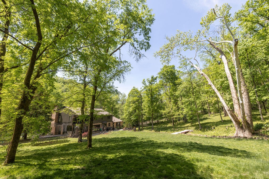 6001 Andover Drive Nashville TN 37215