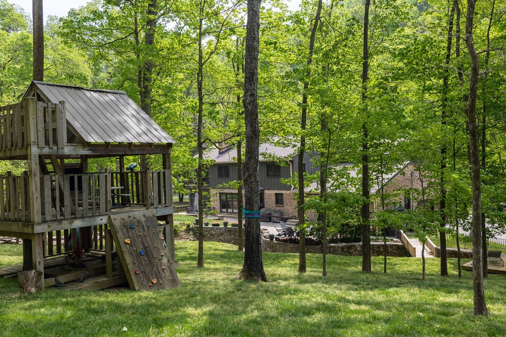 6001 Andover Drive Nashville TN 37215