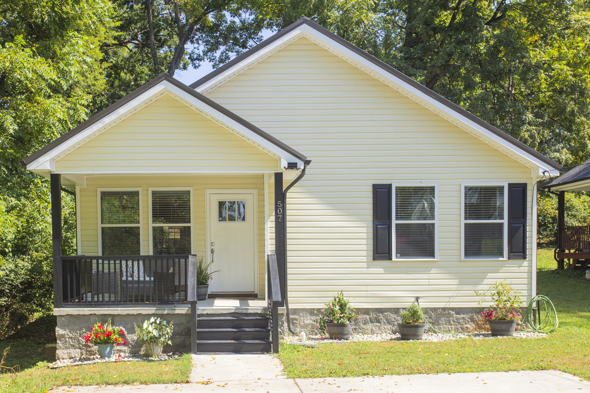 507 W Chestnut Street Dickson TN 37055