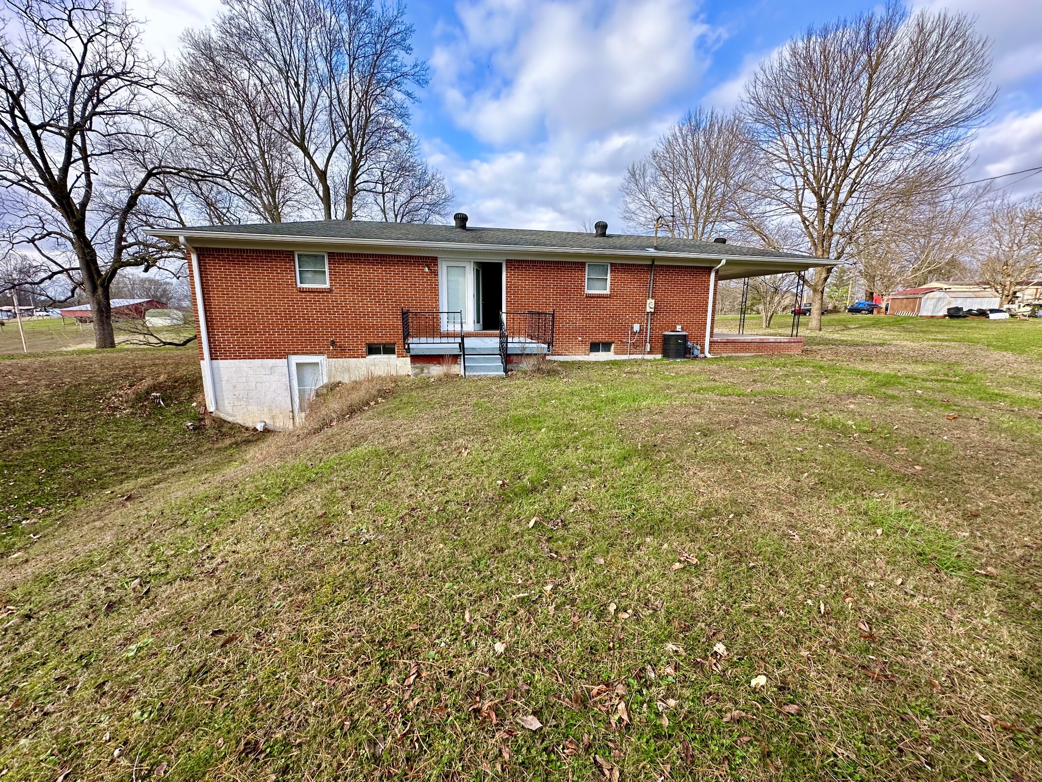 329 Poplar Drive Red Boiling Springs TN 37150