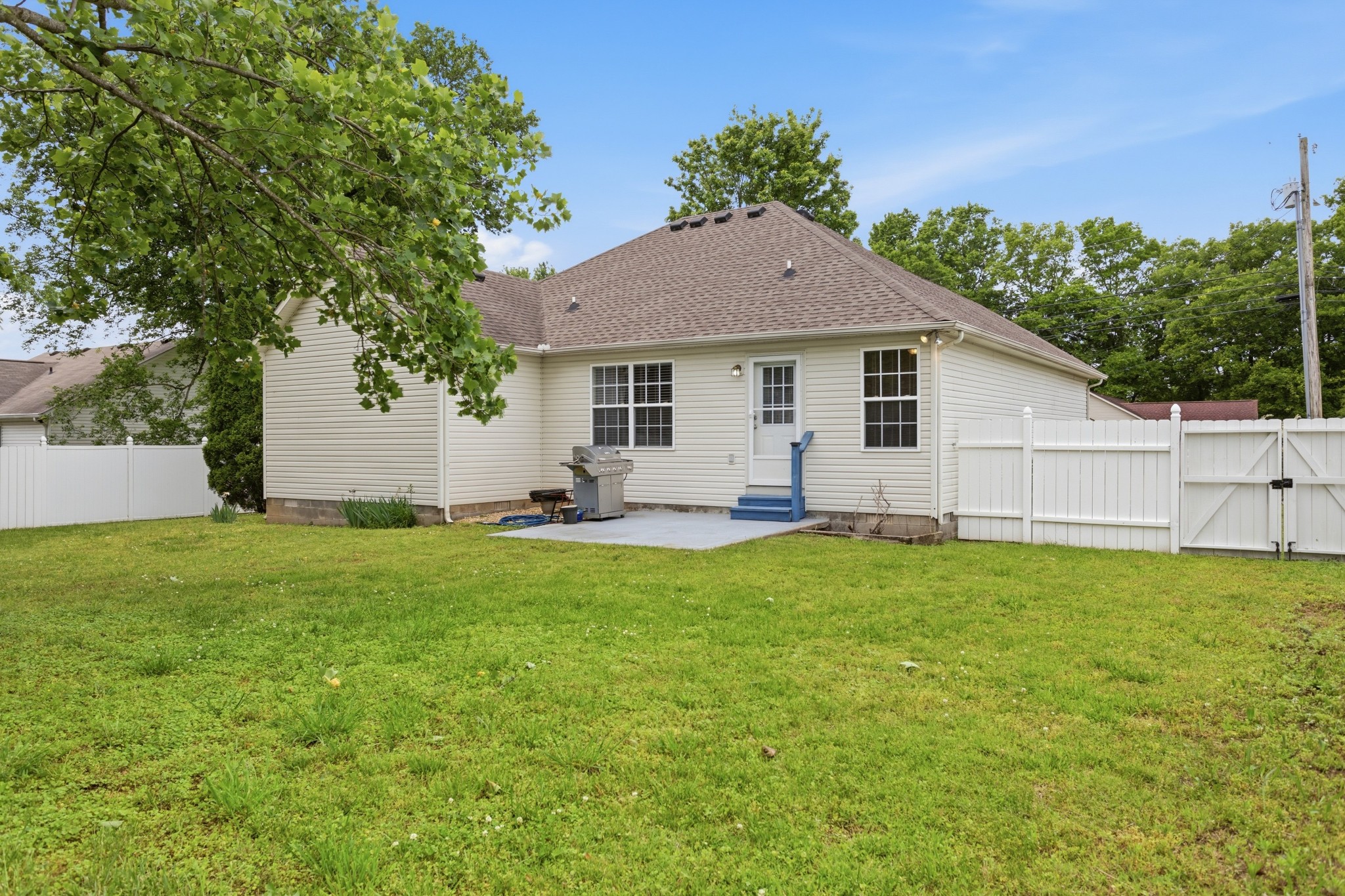 1909 Fieldstone Drive Columbia TN 38401