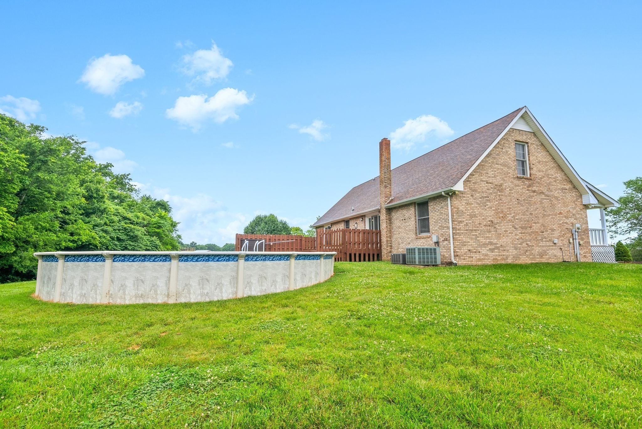 2430 Underwood Road Cunningham TN 37052
