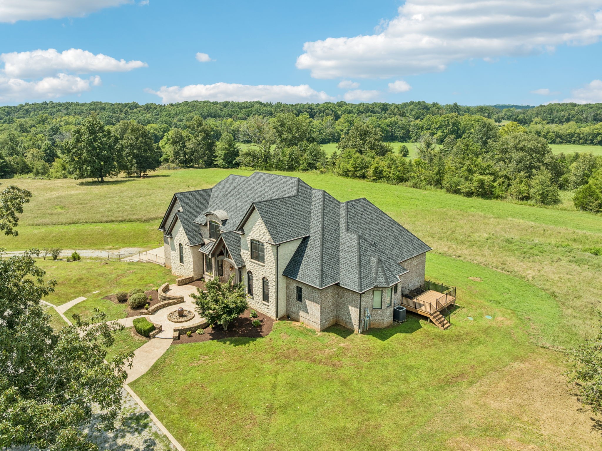 2089 Joe Brown Road Columbia TN 38401