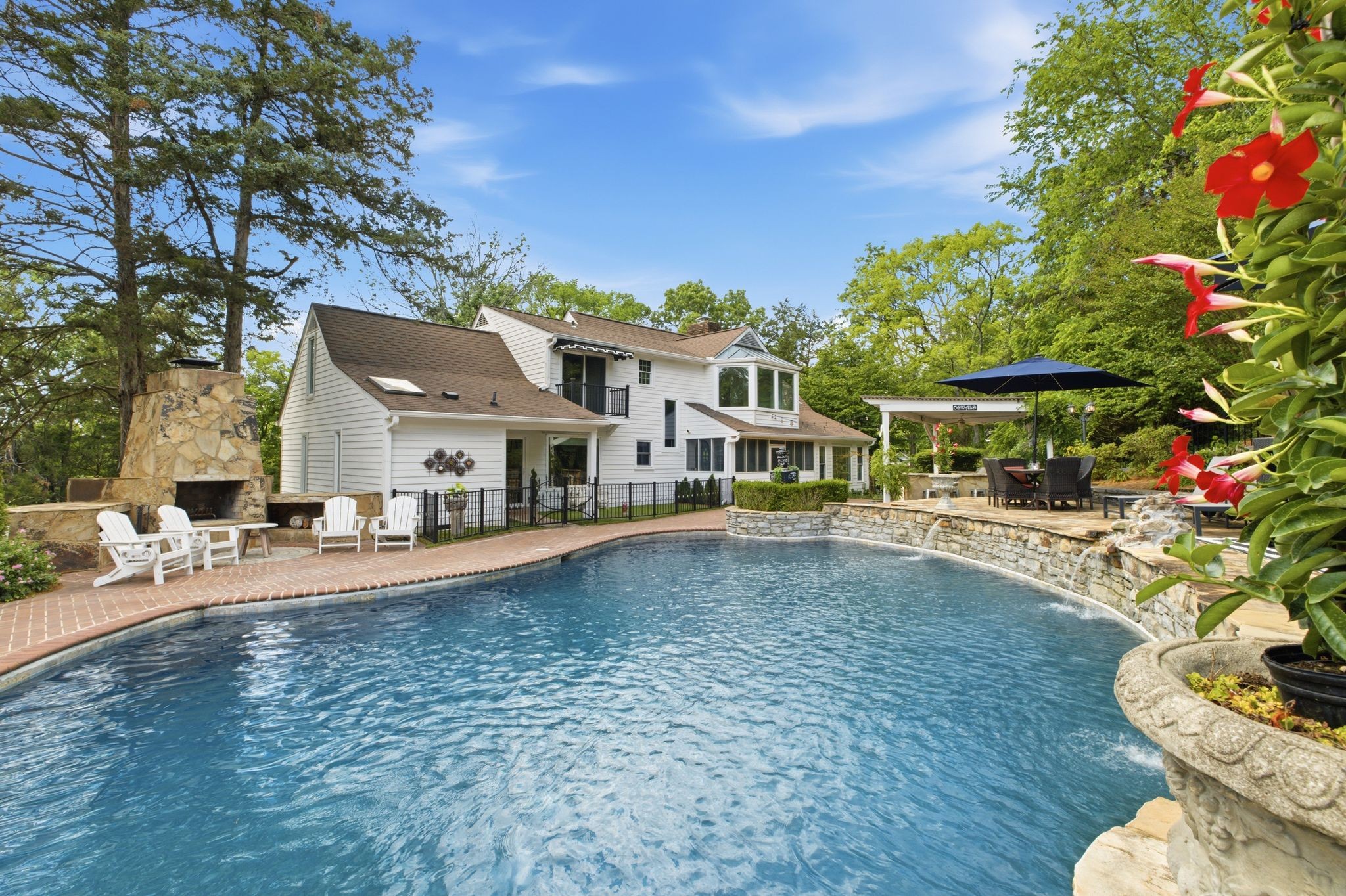 2455 Long Hollow Pike Hendersonville TN 37075