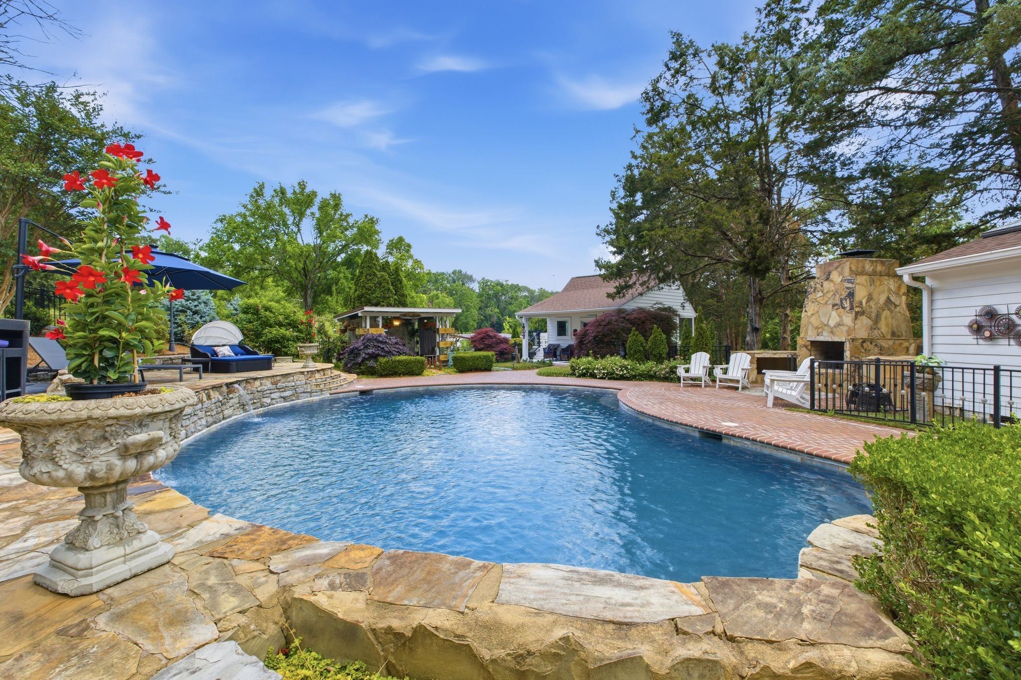 2455 Long Hollow Pike Hendersonville TN 37075