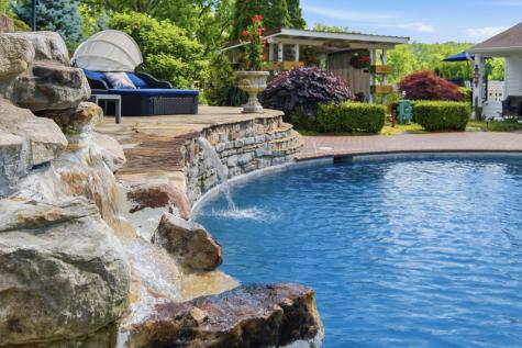 2455 Long Hollow Pike Hendersonville TN 37075