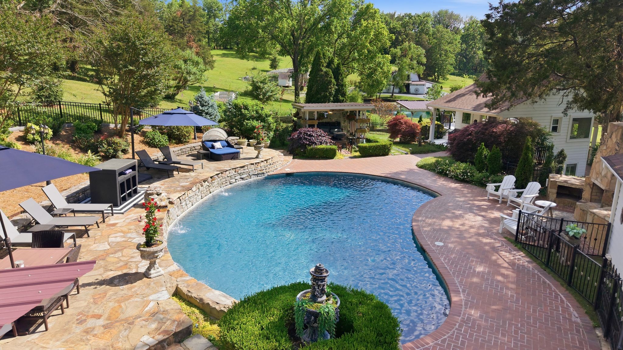 2455 Long Hollow Pike Hendersonville TN 37075