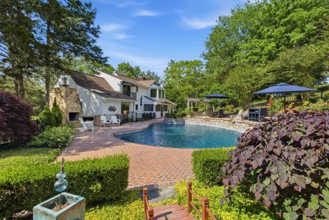 2455 Long Hollow Pike Hendersonville TN 37075