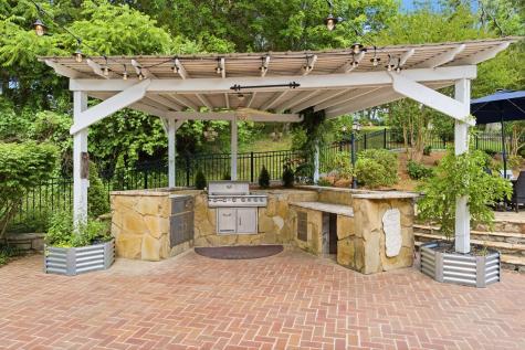 2455 Long Hollow Pike Hendersonville TN 37075