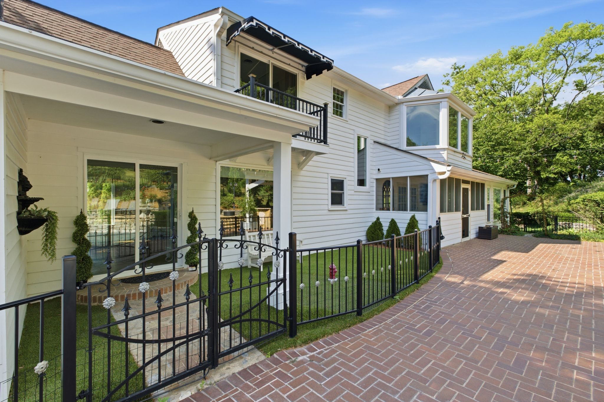 2455 Long Hollow Pike Hendersonville TN 37075