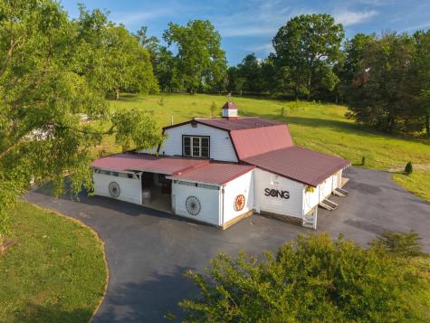 2455 Long Hollow Pike Hendersonville TN 37075