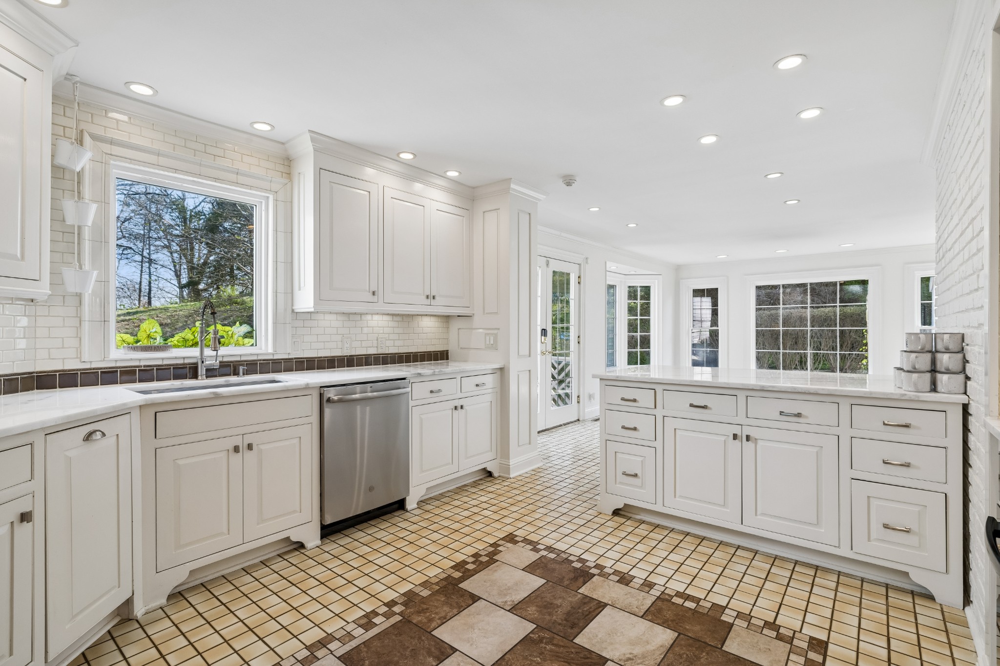 2455 Long Hollow Pike Hendersonville TN 37075