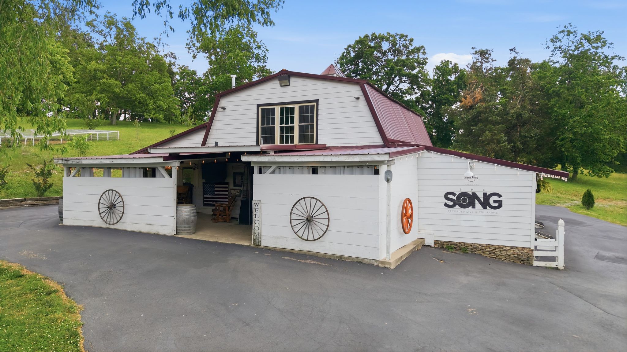 2455 Long Hollow Pike Hendersonville TN 37075
