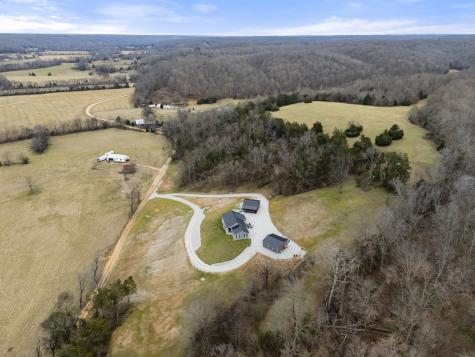 1447 W Beaverdam Road Centerville TN 37033