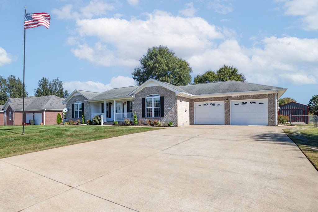 1705 Luther Avenue Lawrenceburg TN 38464