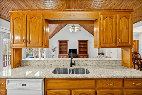 31 White Oak Road Stewart TN 37175