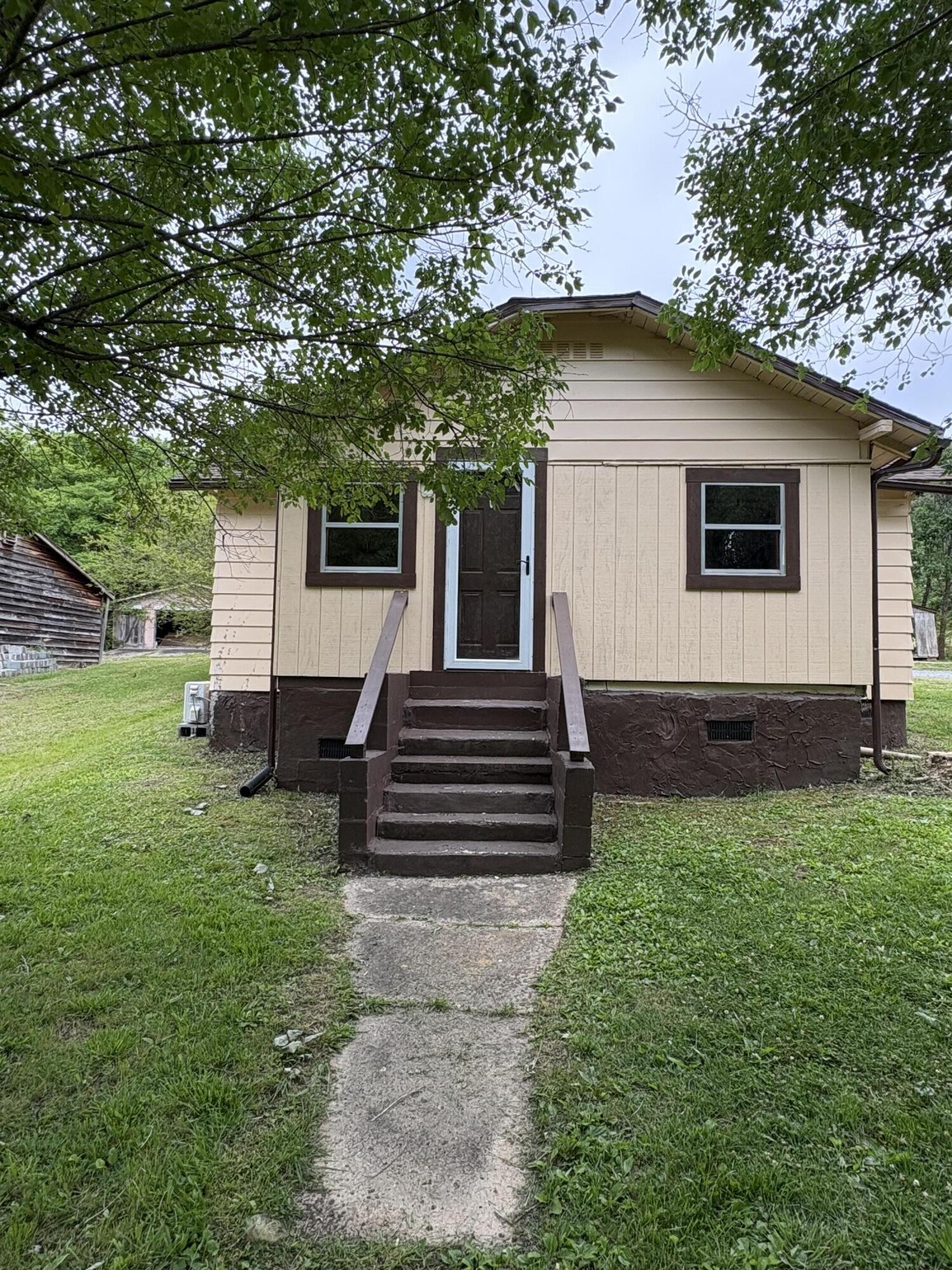 1117 Bledsoe Road Etowah TN 37331