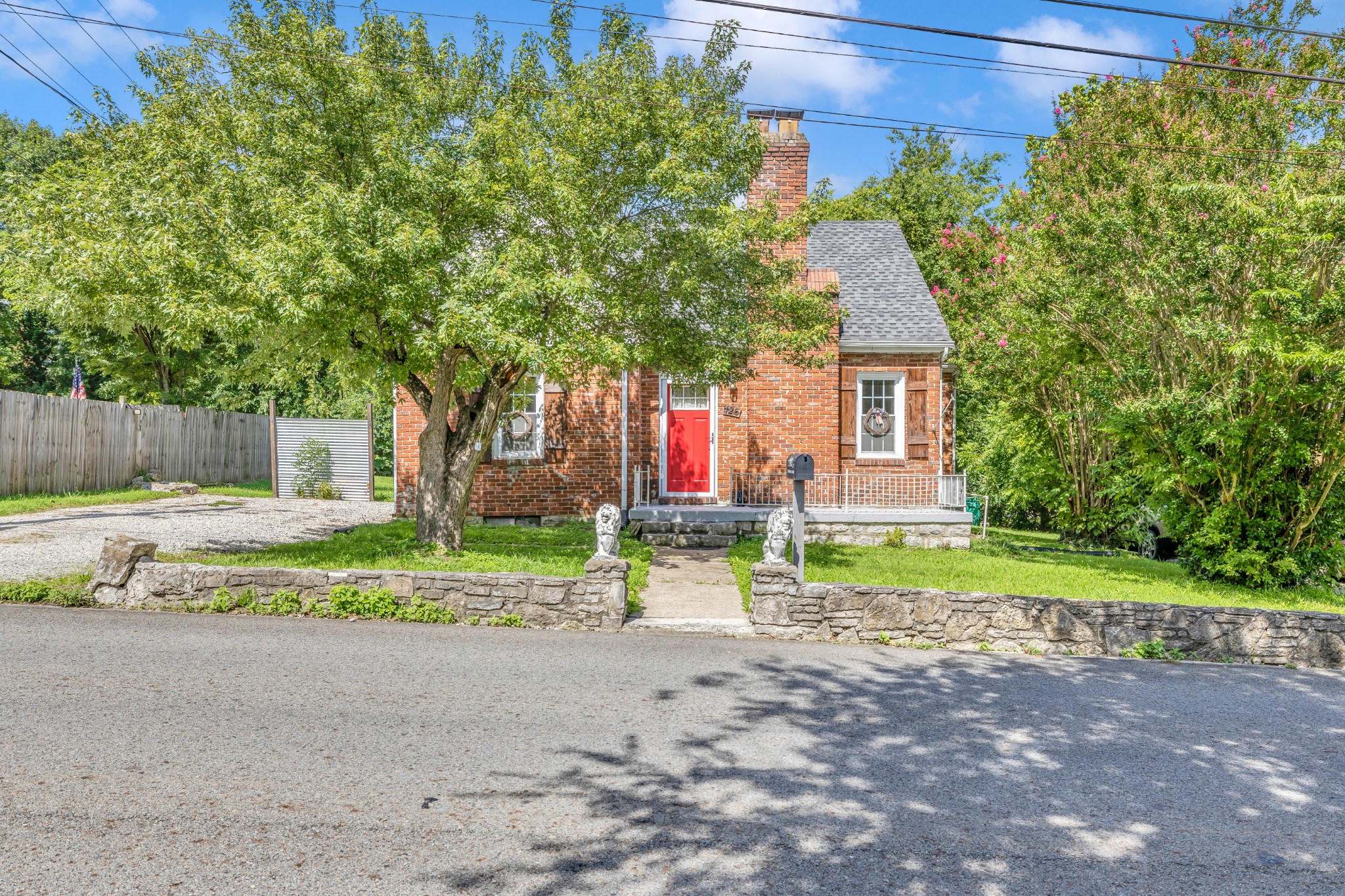 126 8th Ave, S Lewisburg TN 37091