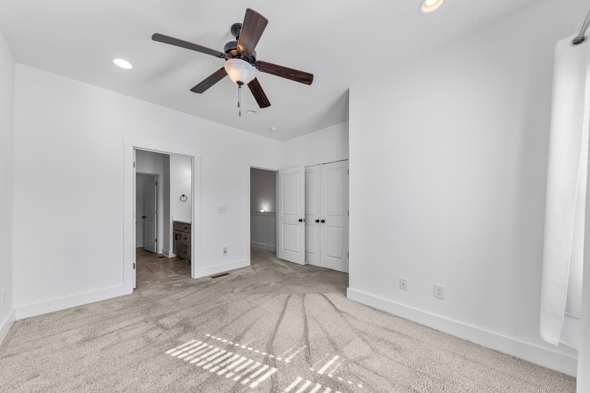 2215 Drone Way Columbia TN 38401