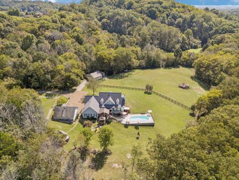 1909 Drive Robinson Road Spring Hill TN 37174