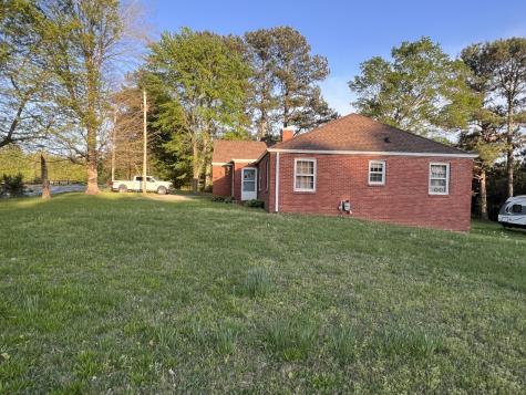 820 Rossview Road Clarksville TN 37043