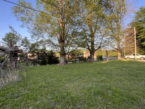 820 Rossview Road Clarksville TN 37043