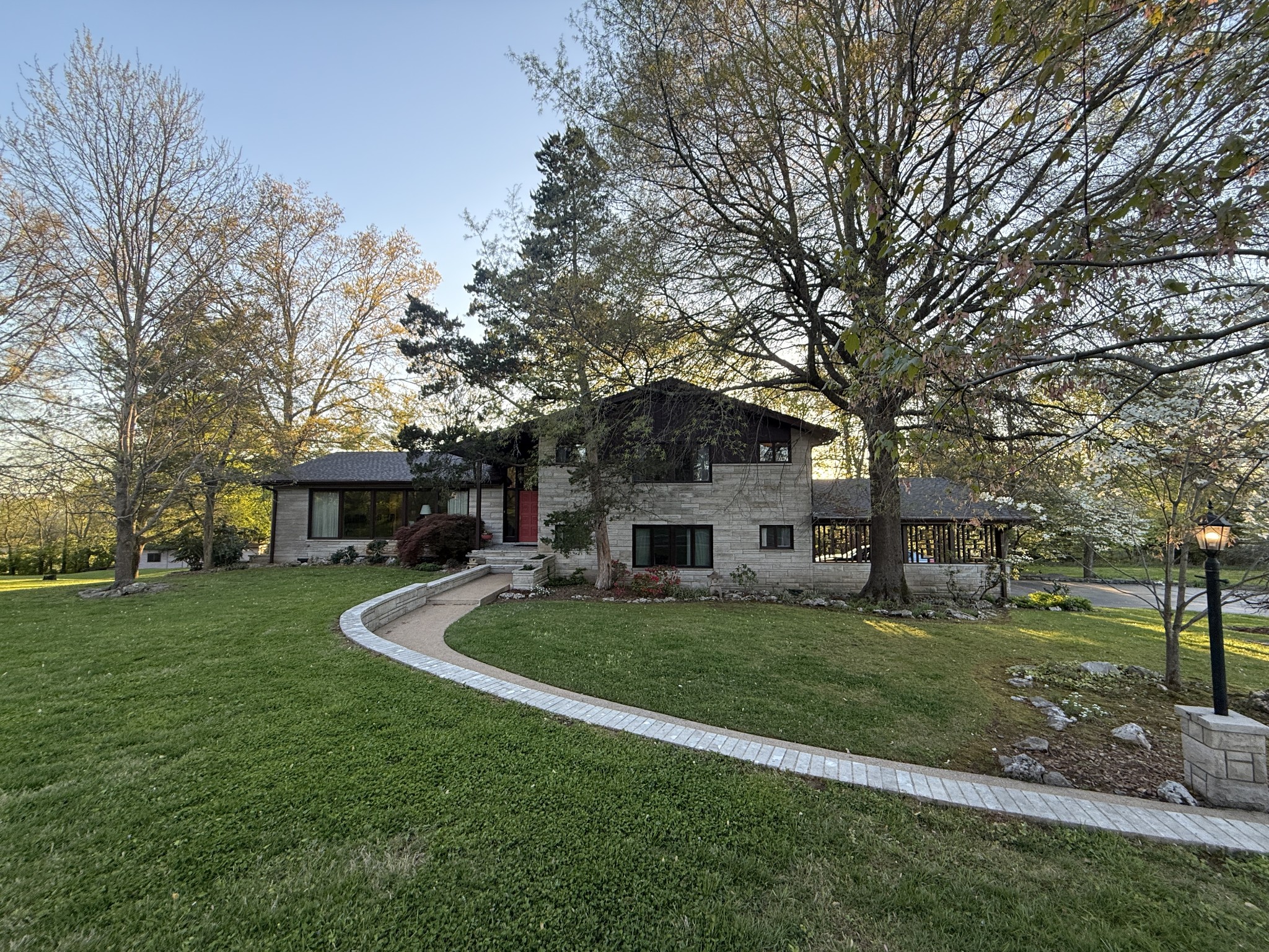 700 Lake Drive Gallatin TN 37066