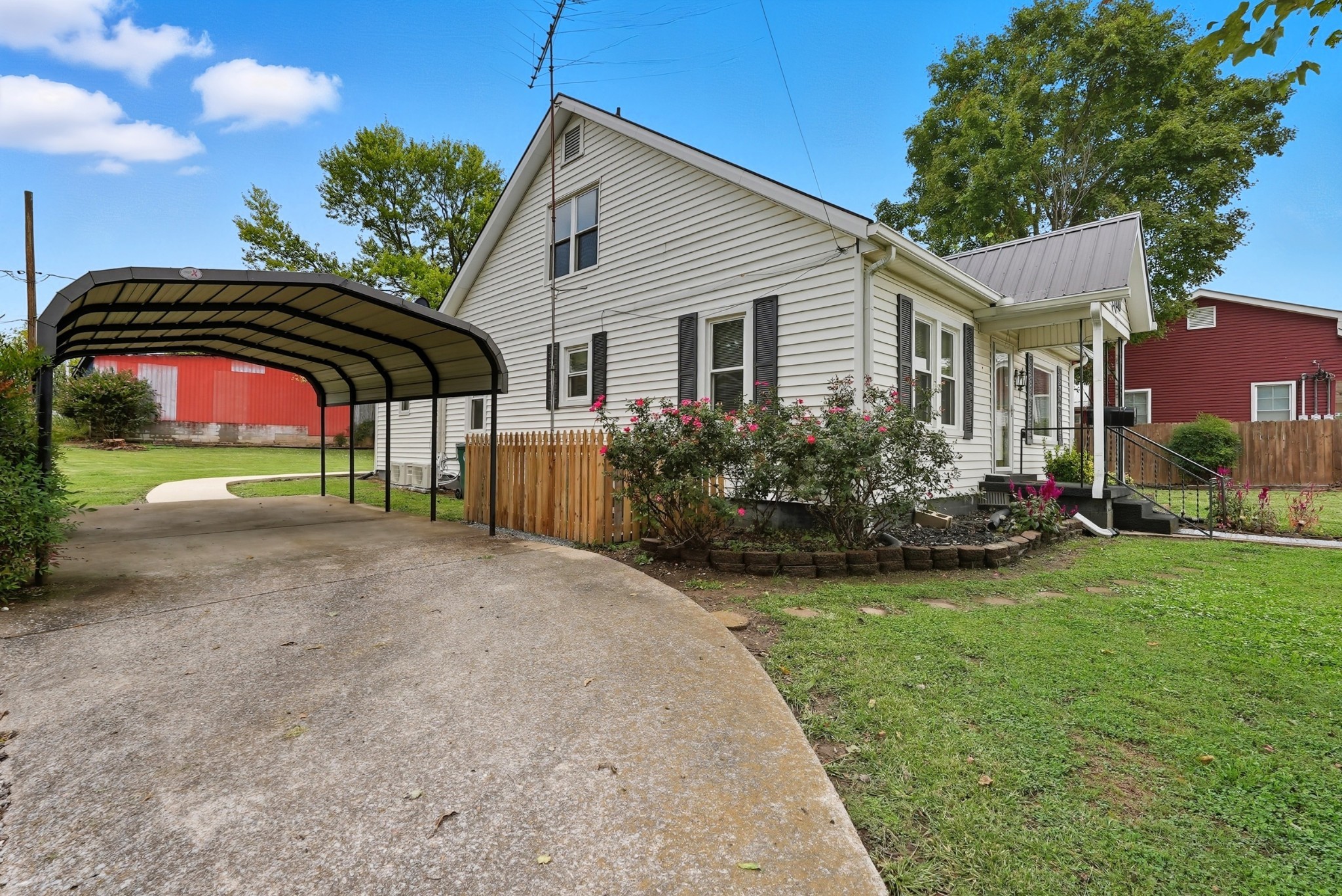 135 Main Street Mc Ewen TN 37101