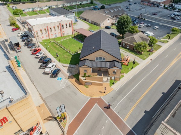 117 1st Ave, NE Winchester TN 37398
