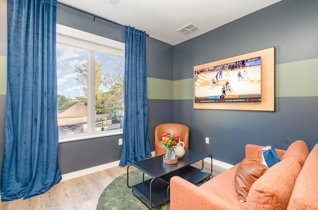 50 Music Sq, W Nashville TN 37203
