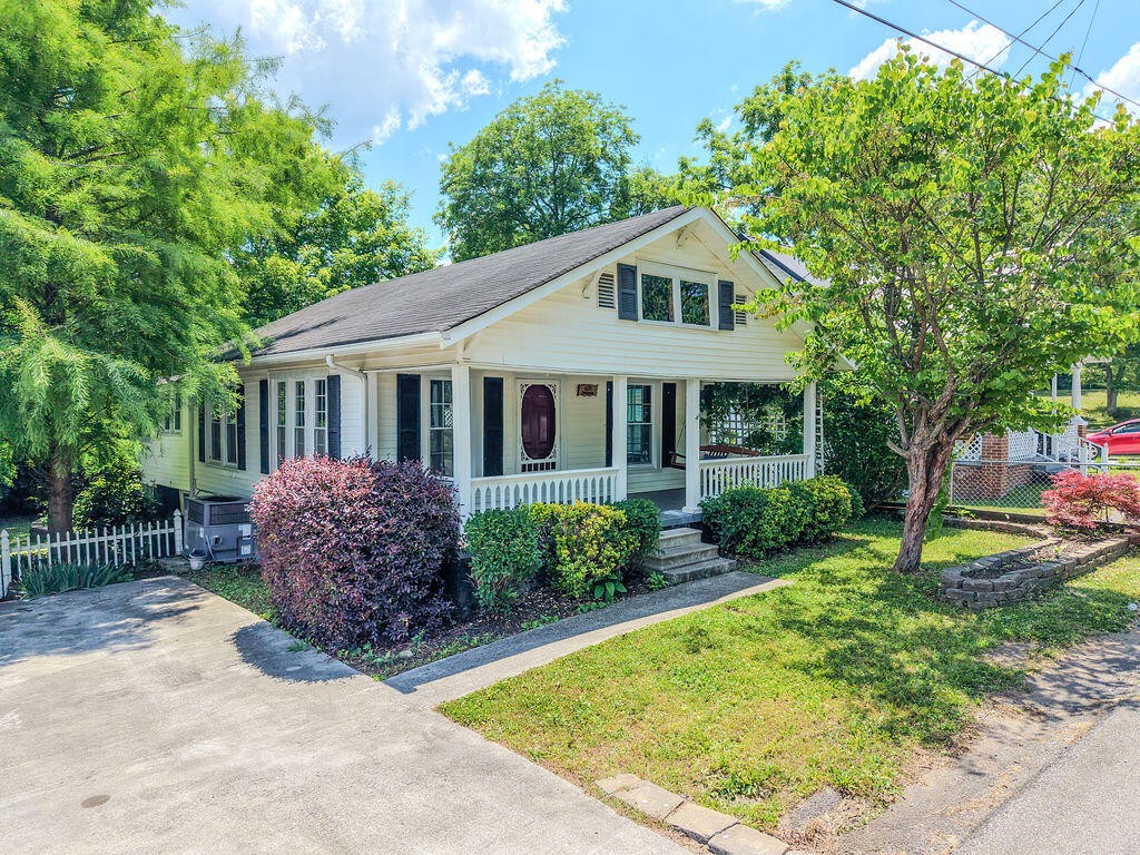 605 Shoemaker Street Athens TN 37303