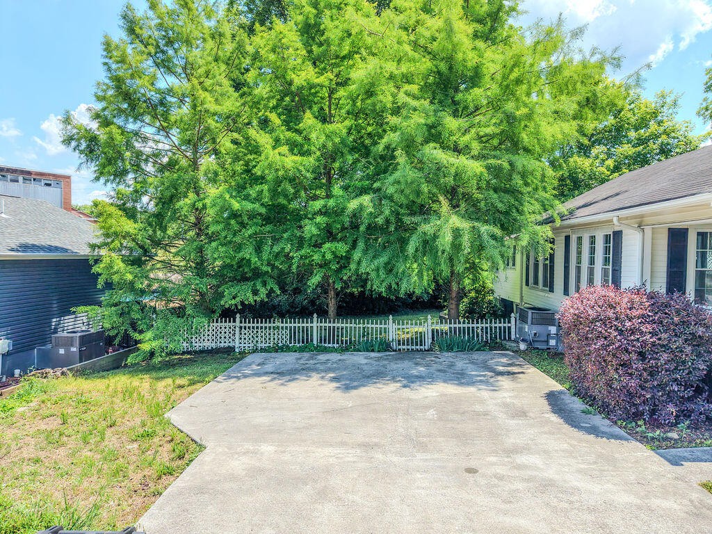 605 Shoemaker Street Athens TN 37303