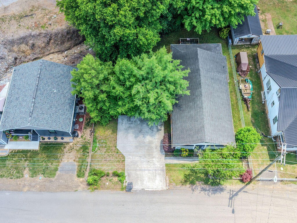 605 Shoemaker Street Athens TN 37303