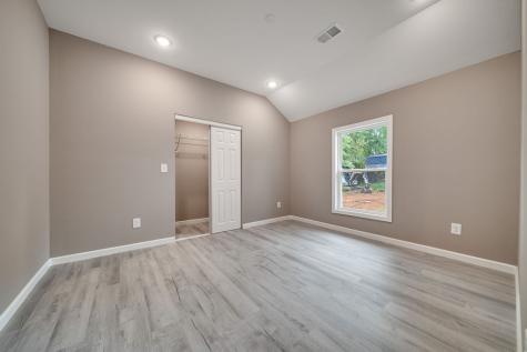 1219 S Russell Street Portland TN 37148