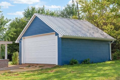 1219 S Russell Street Portland TN 37148