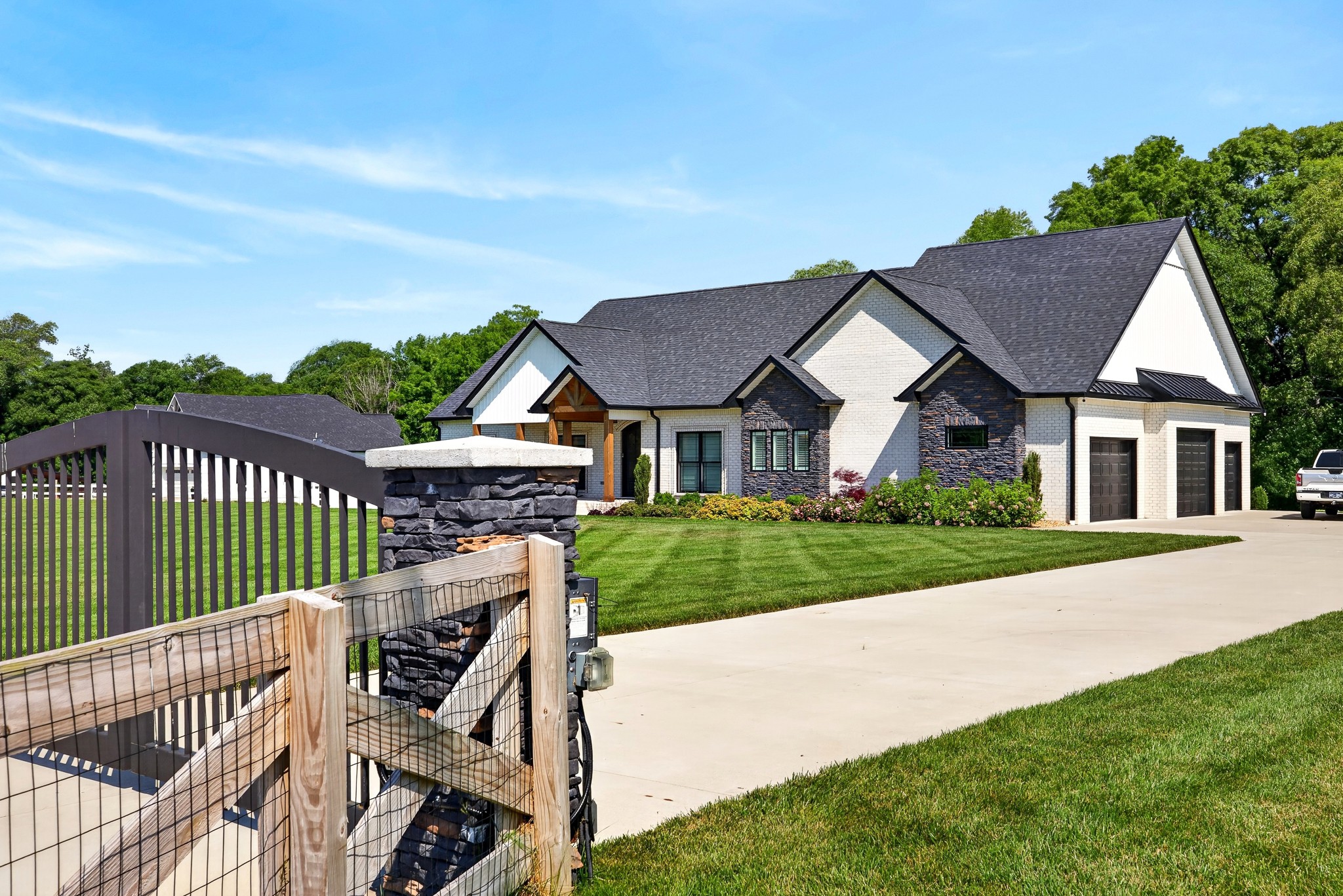 2235 Lock B Road, N Clarksville TN 37043