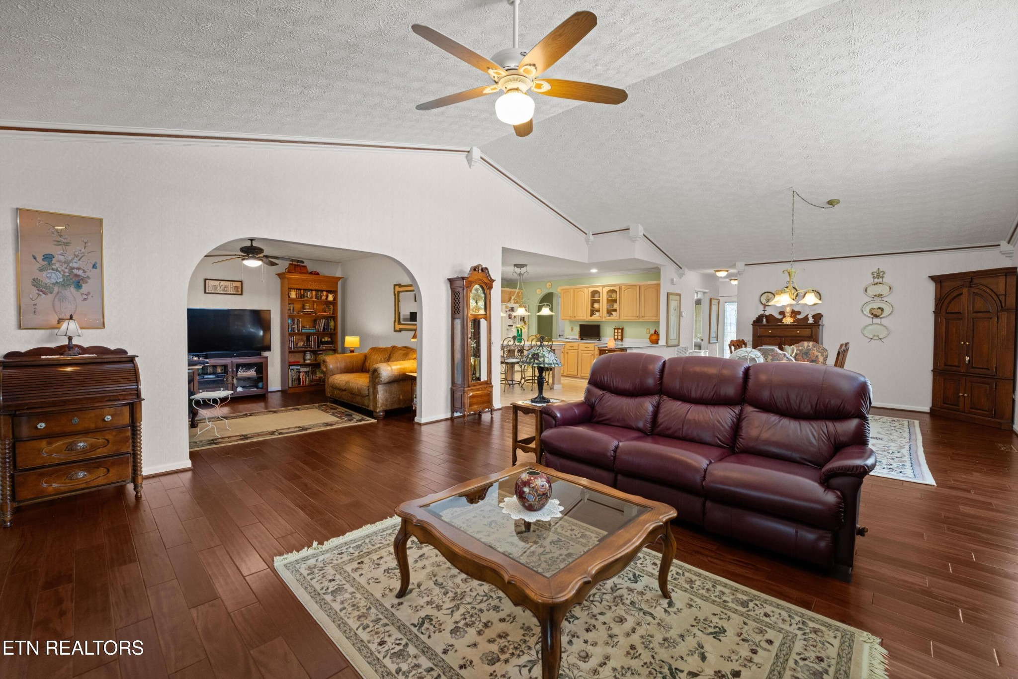 229 Hawthorn Loop Crossville TN 38555
